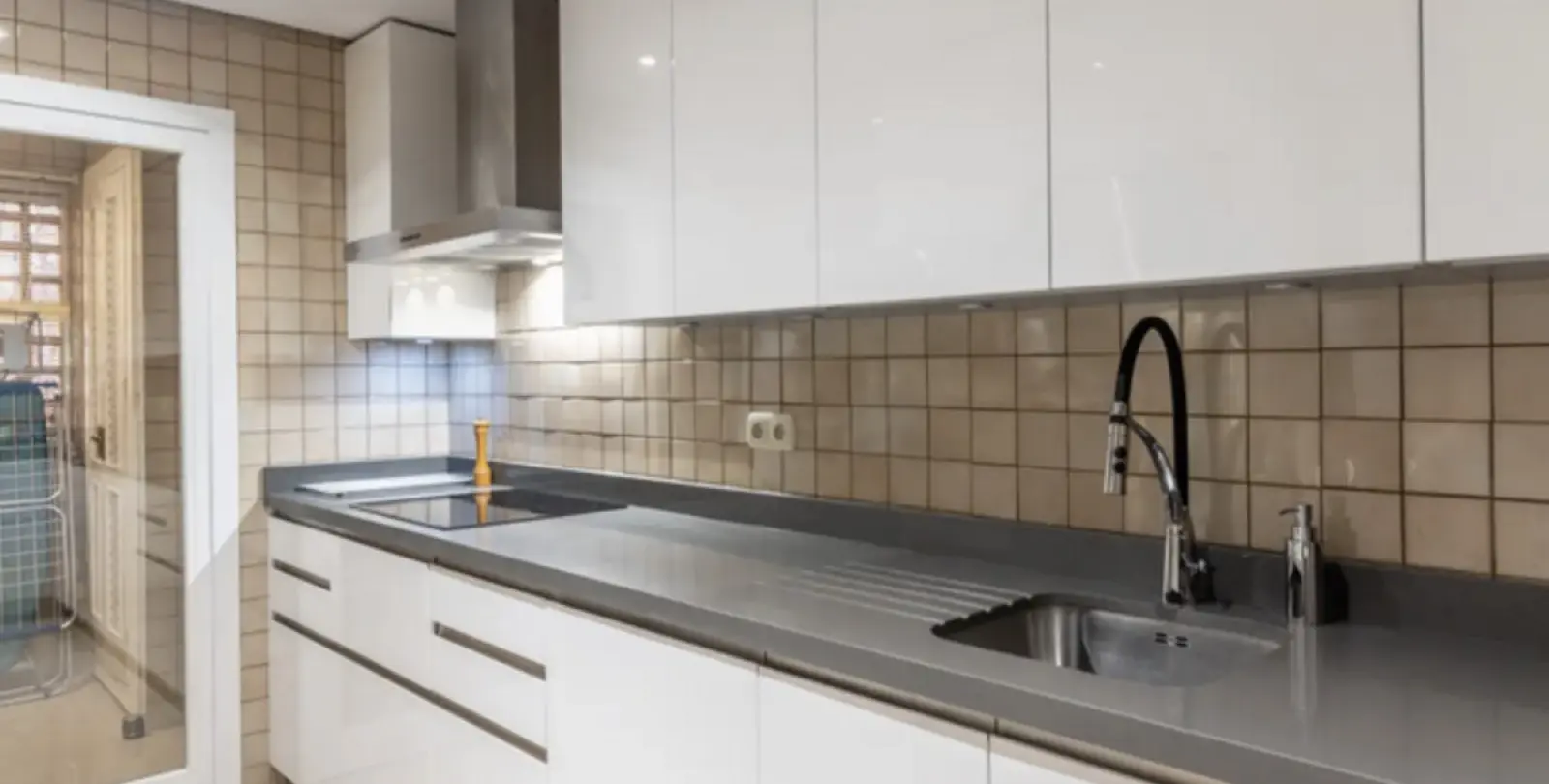 Long-term rent of middle floor apartment in Nueva Andalucía 6