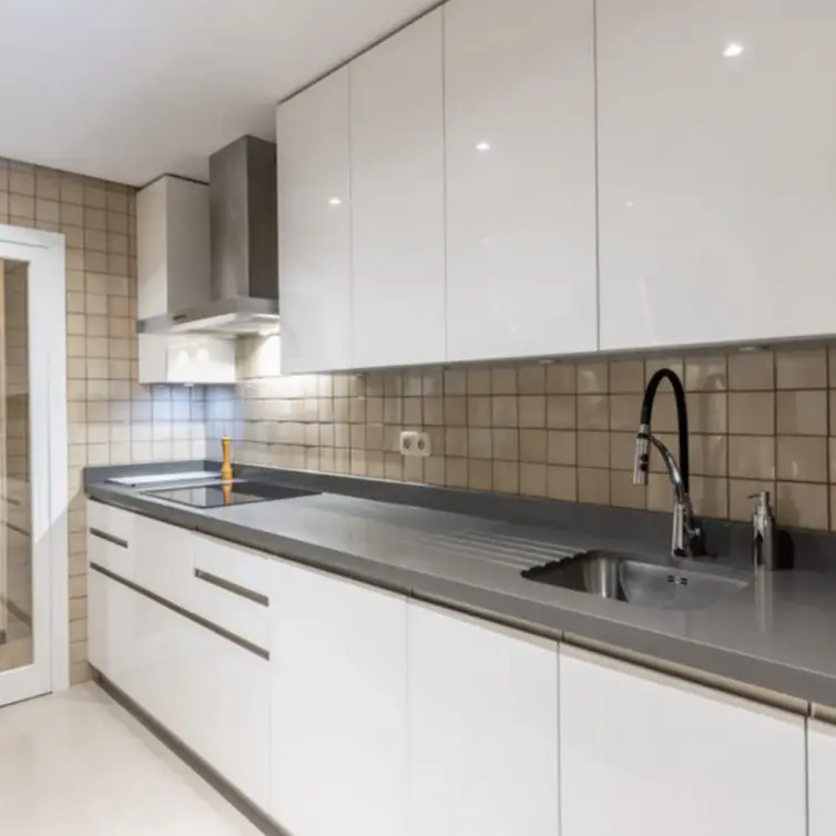 Long-term rent of middle floor apartment in Nueva Andalucía
