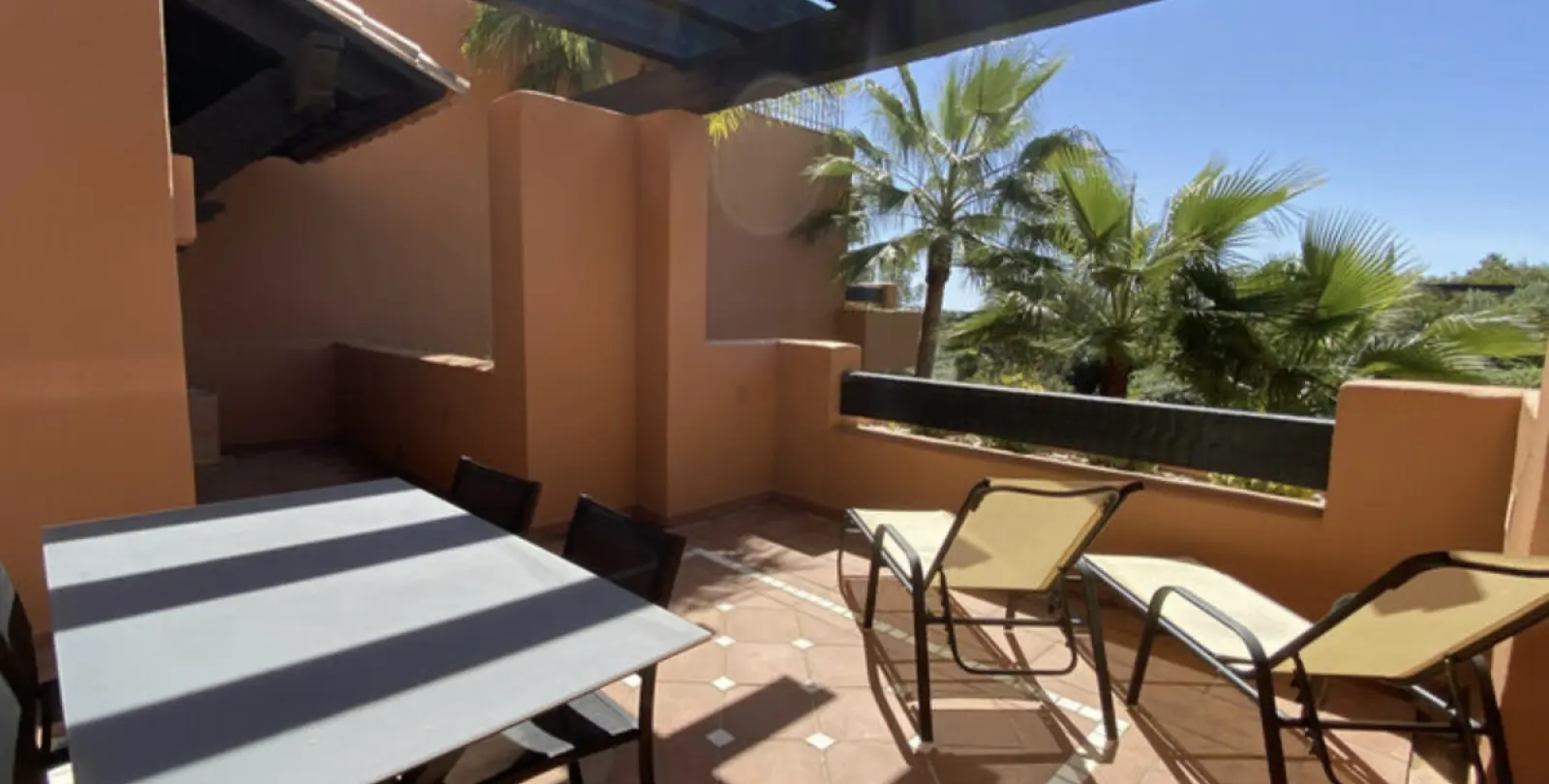 Long-term rent of middle floor apartment in Nueva Andalucía 11