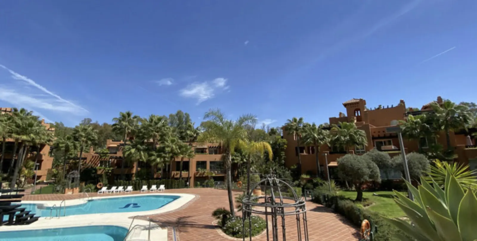 Long-term rent of middle floor apartment in Nueva Andalucía 14