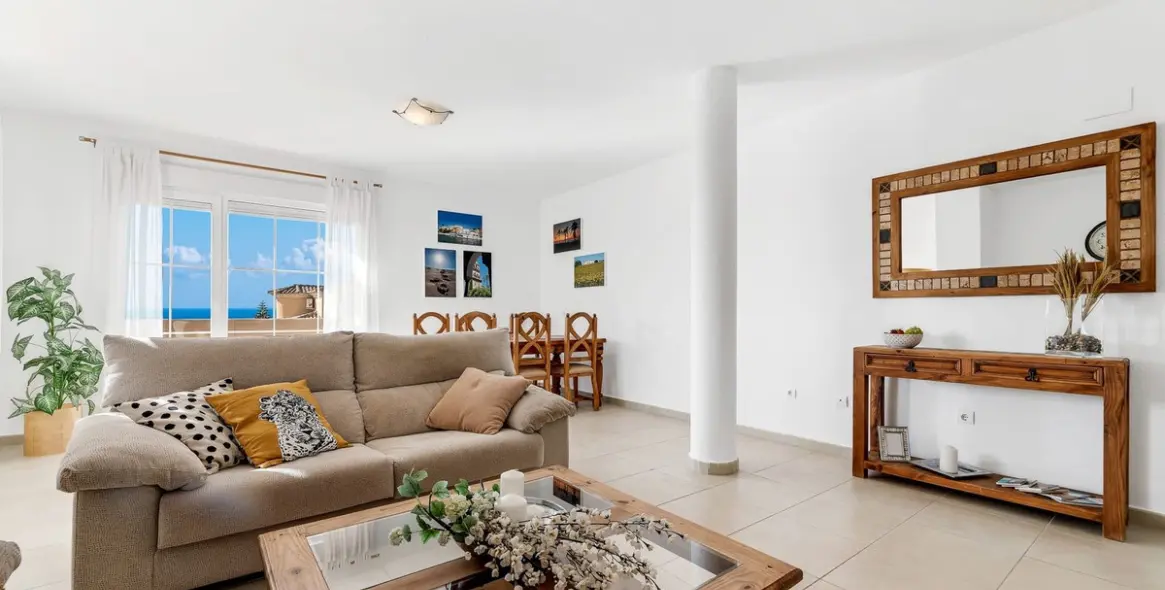 Long-term rent of penthouse in Marbella 3