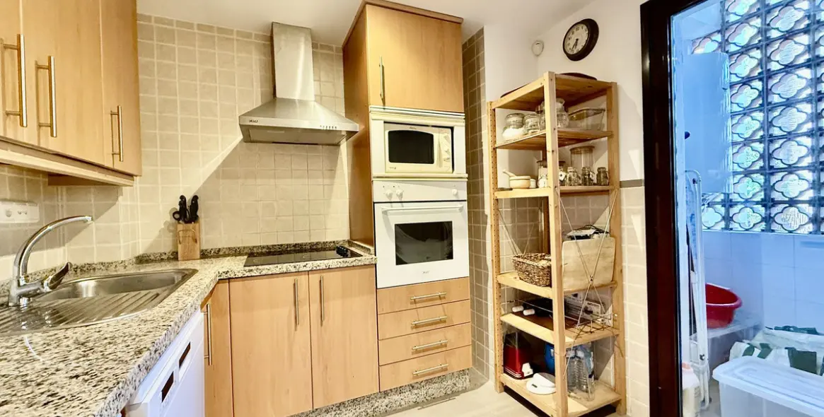 Долгосрочная аренда апартаментов на первом этаже в Marbella (район The Golden Mile) 8