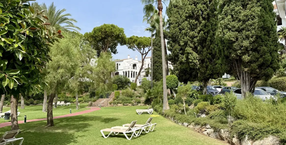 Long-term rent of ground floor apartment in The Golden Mile 13