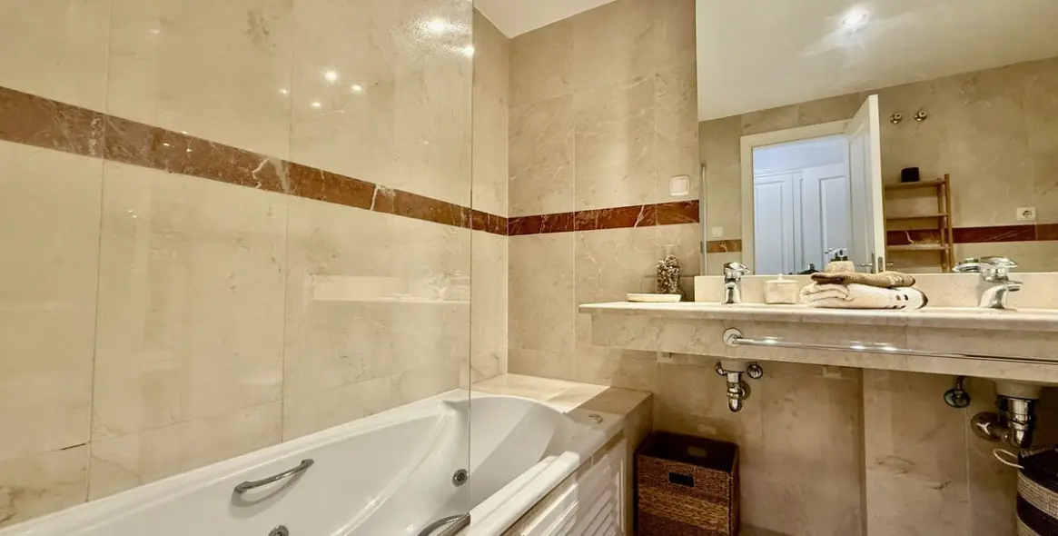 Long-term rent of ground floor apartment in The Golden Mile 18