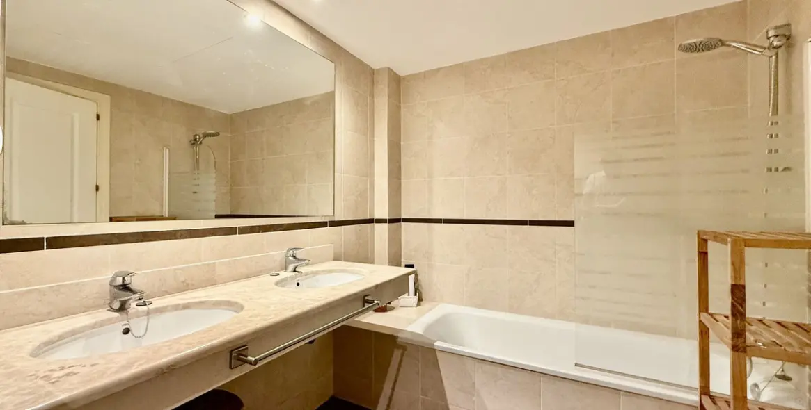 Long-term rent of ground floor apartment in The Golden Mile 25