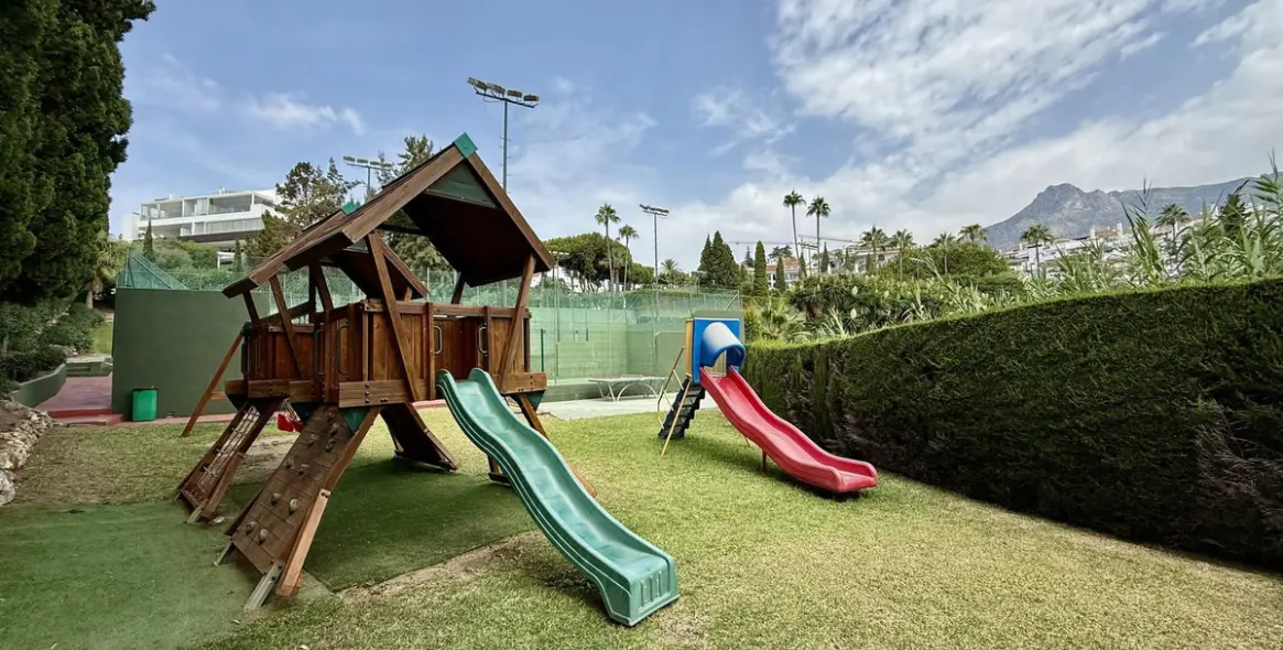 Long-term rent of ground floor apartment in The Golden Mile 31