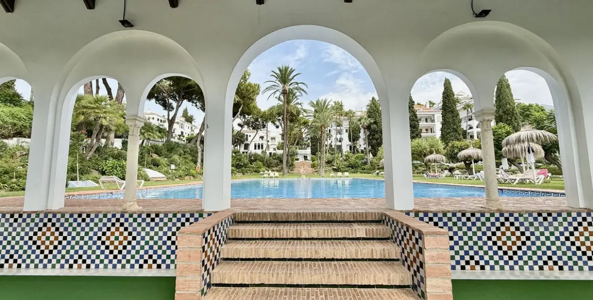 Long-term rent of ground floor apartment in The Golden Mile 32