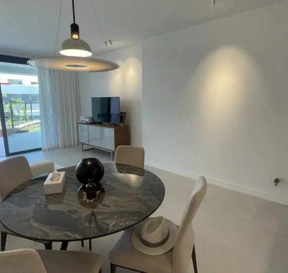 Alquiler a largo plazo de apartamento en planta baja en Selwo