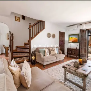 Long-term rent of townhouse in Nueva Andalucía