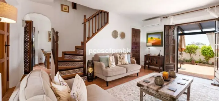 Long-term rent of townhouse in Nueva Andalucía 1