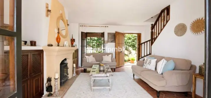 Long-term rent of townhouse in Nueva Andalucía 2