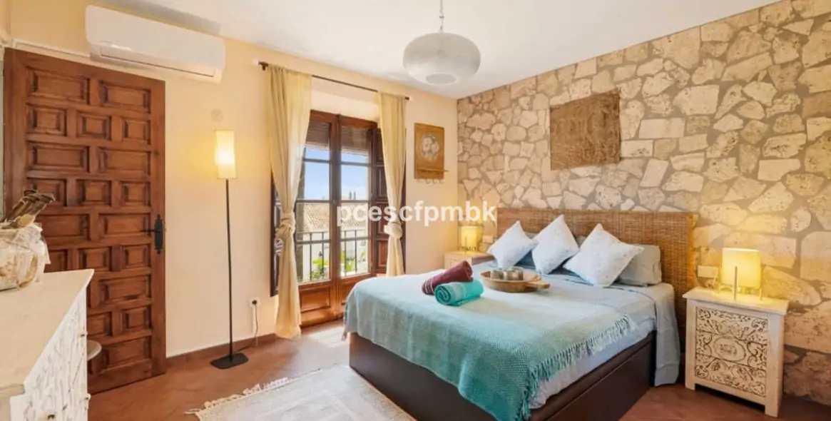 Long-term rent of townhouse in Nueva Andalucía 15