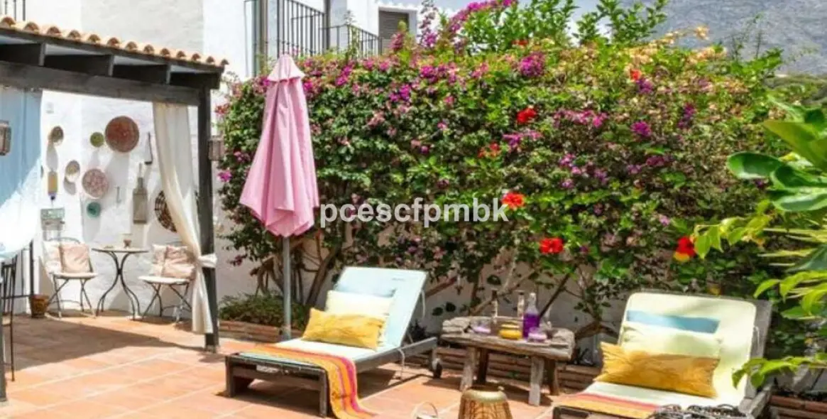 Long-term rent of townhouse in Nueva Andalucía 18