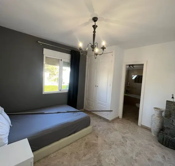 Долгосрочная аренда апартаментов на среднем этаже в Nueva Andalucía