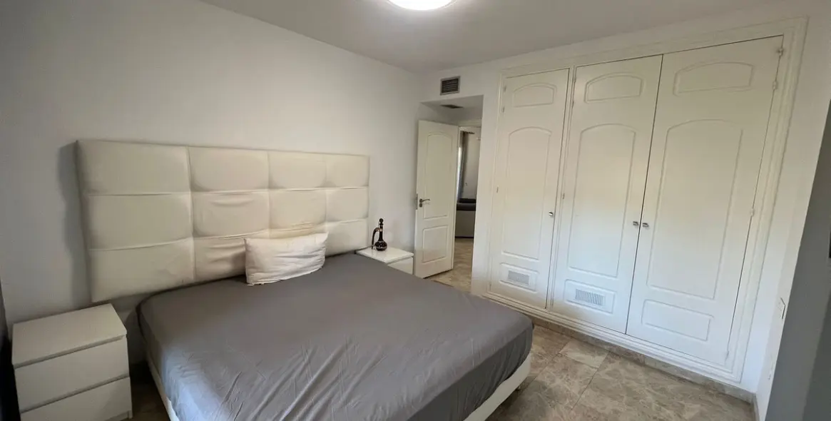 Long-term rent of middle floor apartment in Nueva Andalucía 12