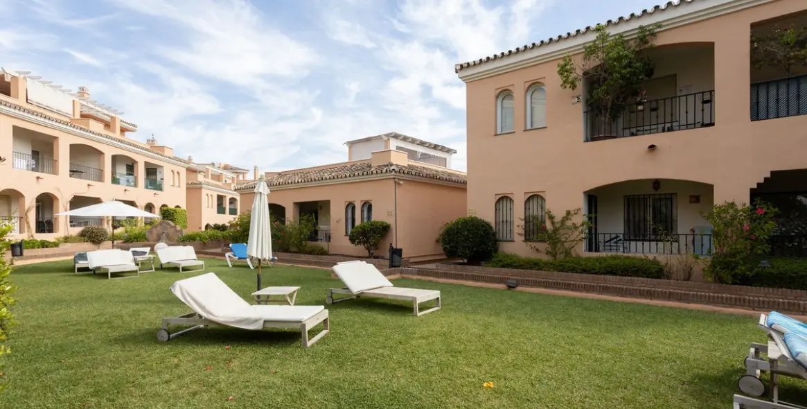 Long-term rent of middle floor apartment in Nueva Andalucía 1