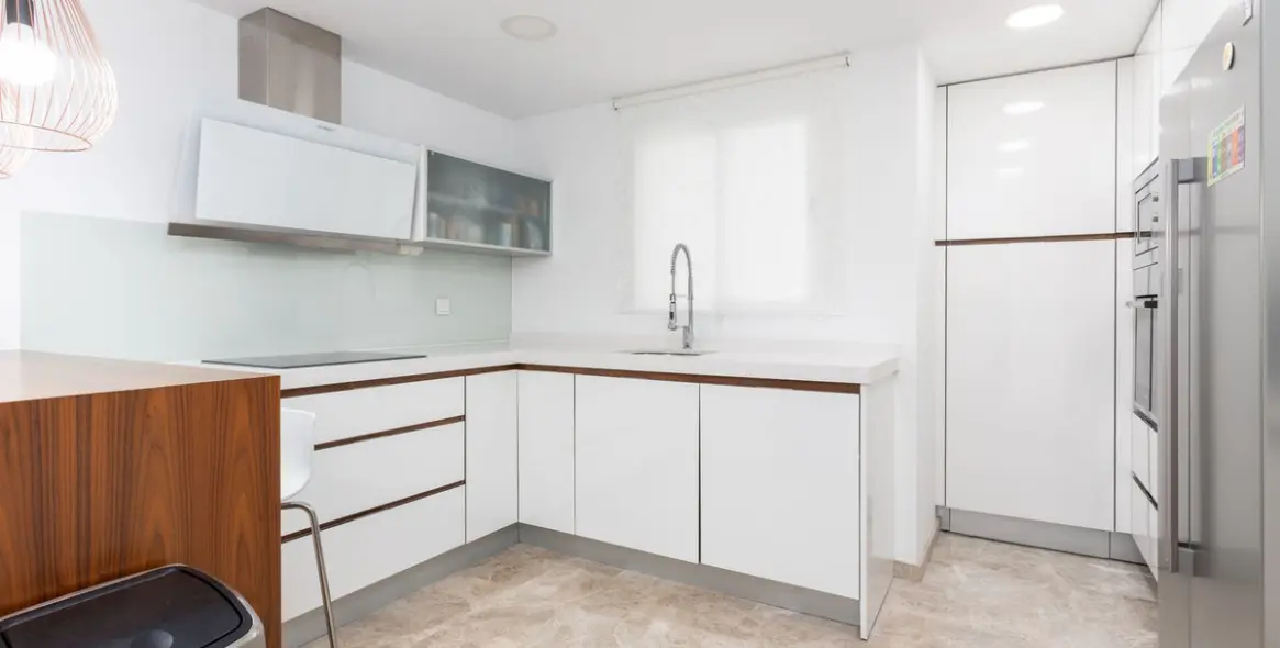 Long-term rent of middle floor apartment in Nueva Andalucía 14