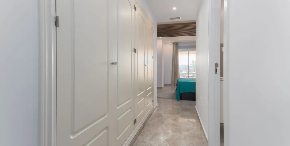 Long-term rent of middle floor apartment in Nueva Andalucía 17