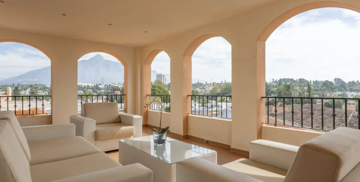 Долгосрочная аренда апартаментов на среднем этаже в Nueva Andalucía 10