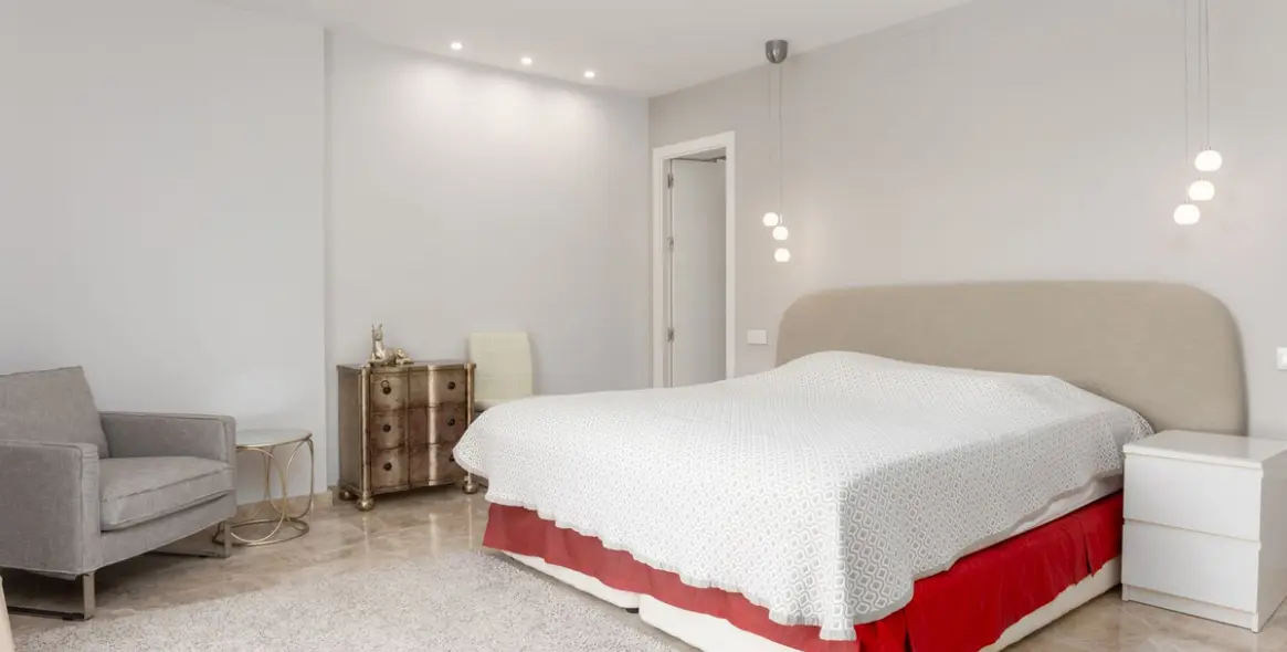 Долгосрочная аренда апартаментов на среднем этаже в Nueva Andalucía 22