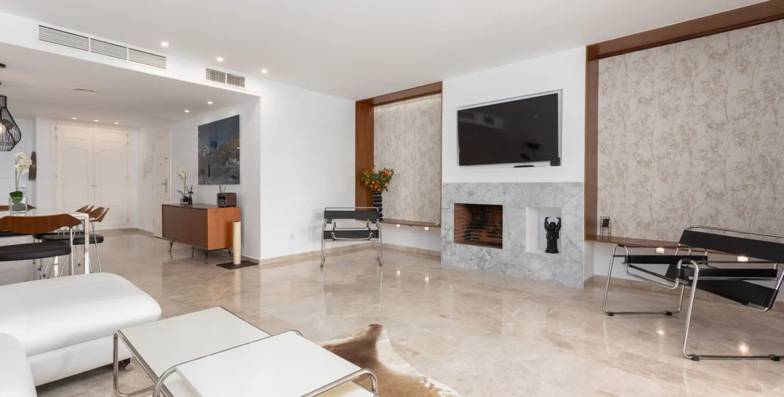 Alquiler a largo plazo de apartamento en planta media en Nueva Andalucía 4