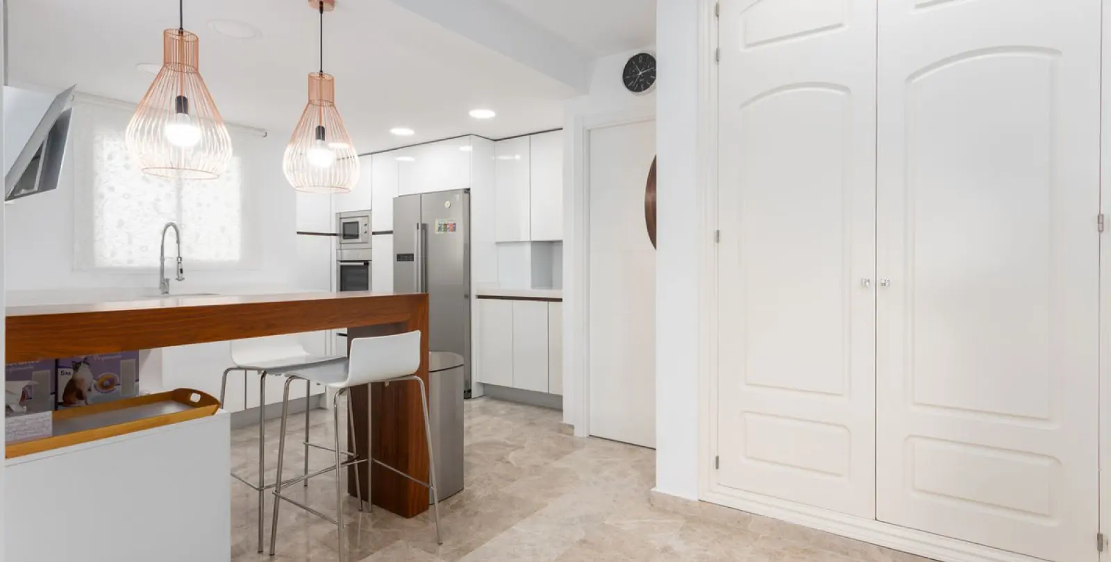Alquiler a largo plazo de apartamento en planta media en Nueva Andalucía 13