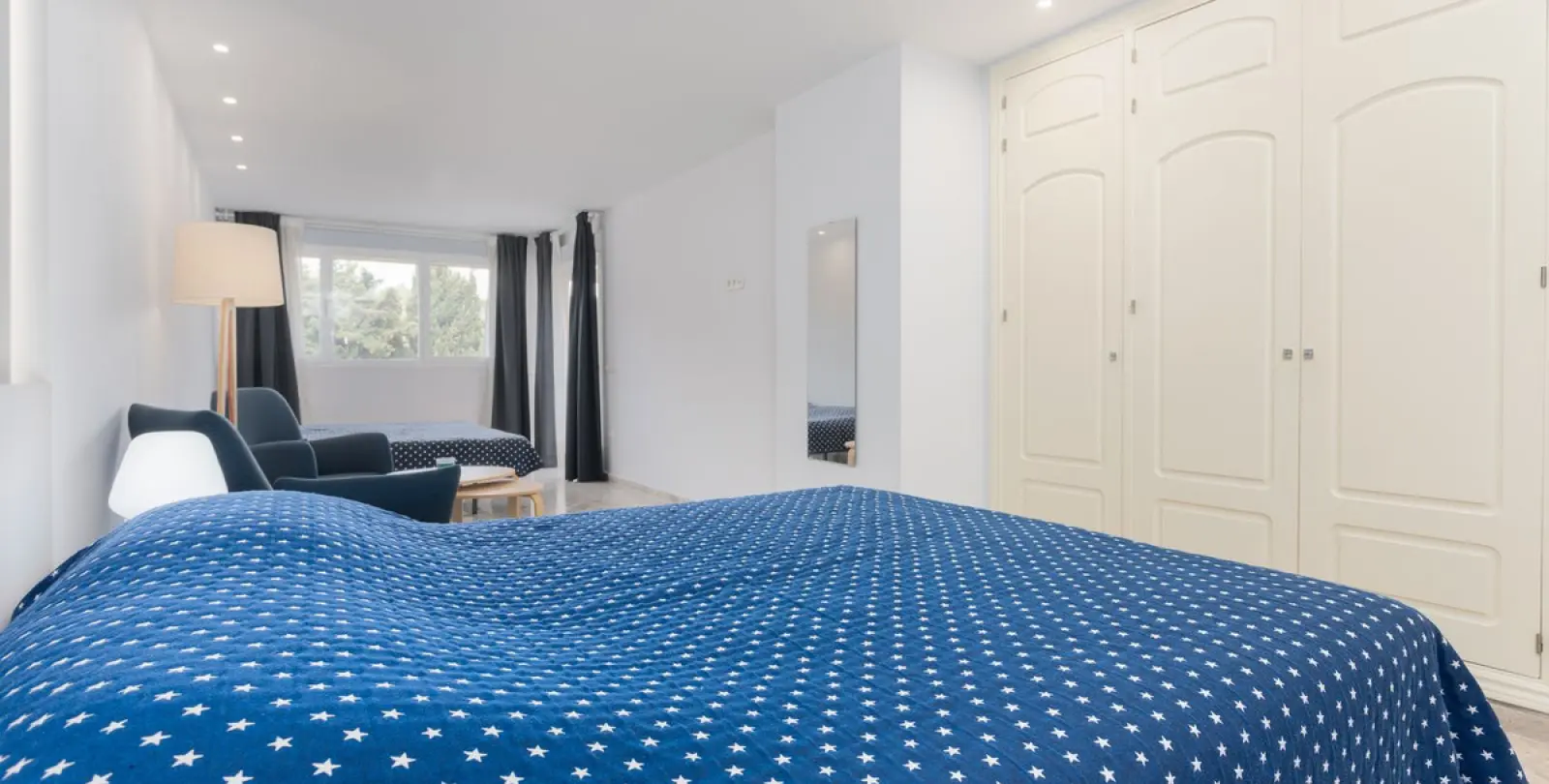 Alquiler a largo plazo de apartamento en planta media en Nueva Andalucía 20