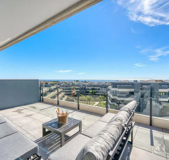 Long-term rent of penthouse duplex in Selwo