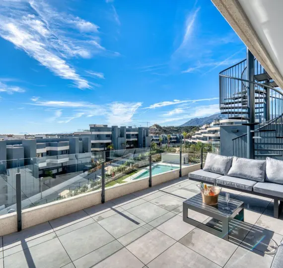 Long-term rent of penthouse duplex in Selwo