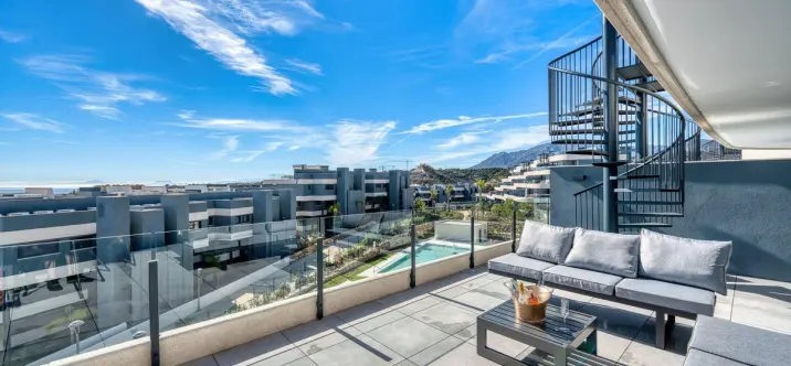 Long-term rent of penthouse duplex in Selwo 3