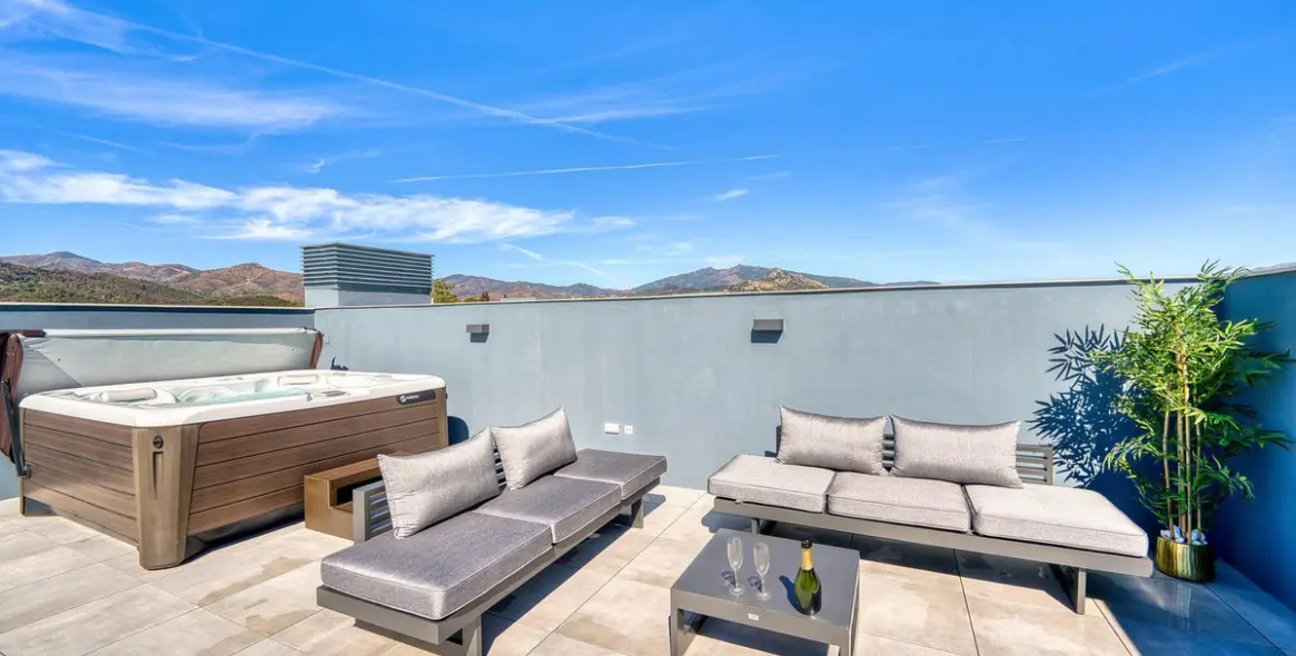 Long-term rent of penthouse duplex in Selwo 5