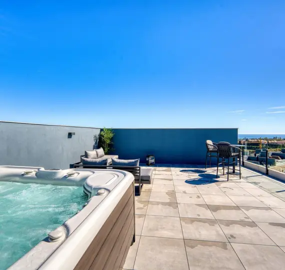 Long-term rent of penthouse duplex in Selwo