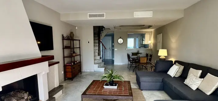 Long-term rent of townhouse in New Golden Mile 1