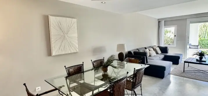 Long-term rent of townhouse in New Golden Mile 4