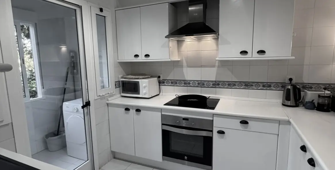 Long-term rent of townhouse in New Golden Mile 7