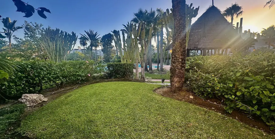 Long-term rent of townhouse in New Golden Mile 9