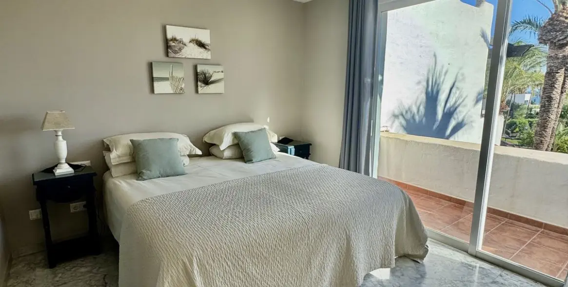 Long-term rent of townhouse in New Golden Mile 13