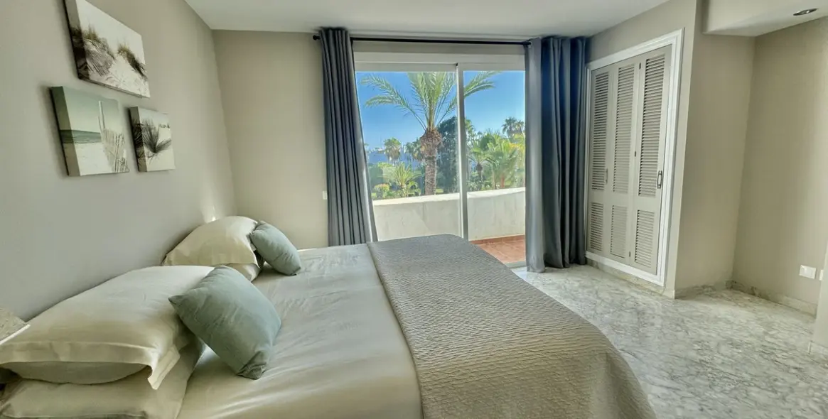 Long-term rent of townhouse in New Golden Mile 14