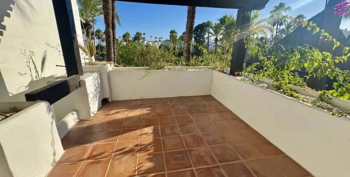 Long-term rent of townhouse in New Golden Mile 15