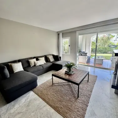 Долгосрочная аренда таунхауса в New Golden Mile