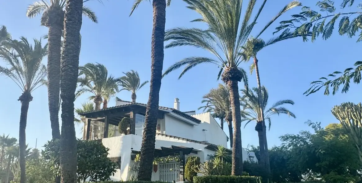 Долгосрочная аренда таунхауса в New Golden Mile 23