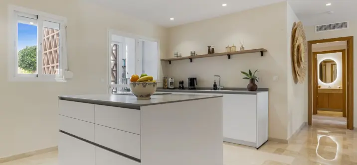 Long-term rent of ground floor apartment in Estepona 2