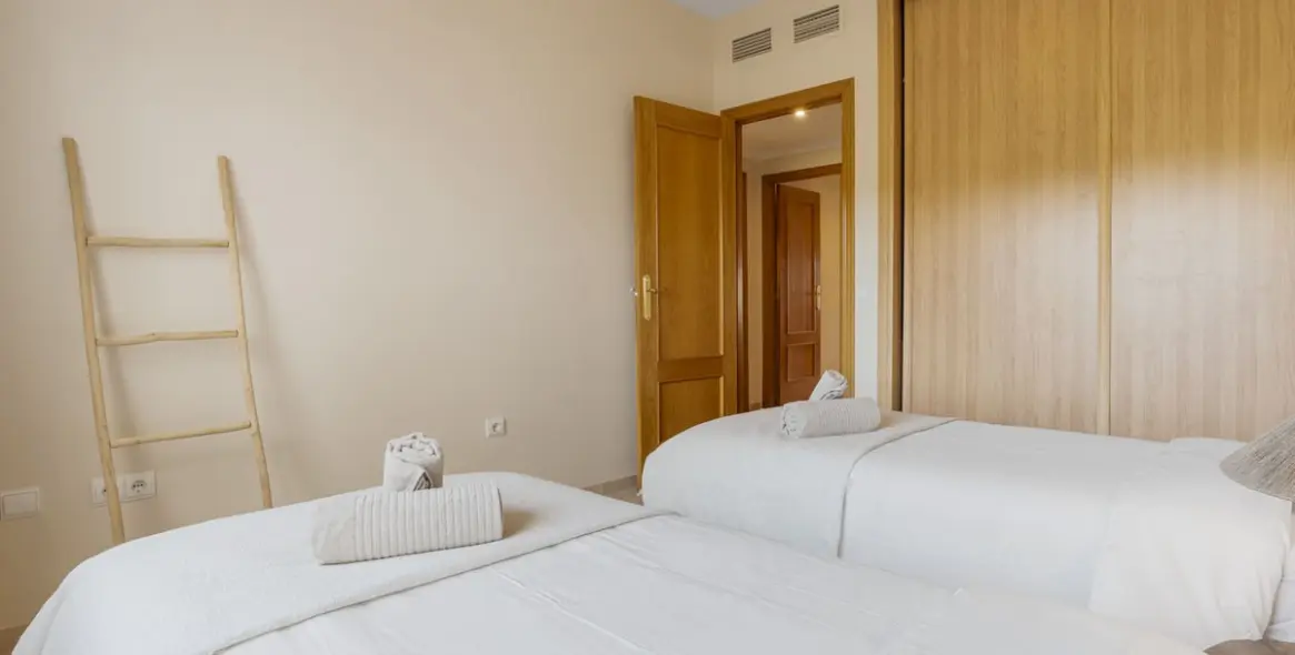 Долгосрочная аренда апартаментов на первом этаже в Estepona 7