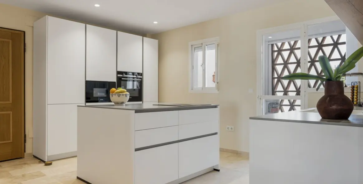 Долгосрочная аренда апартаментов на первом этаже в Estepona 8