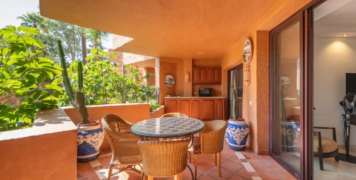 Long-term rent of middle floor apartment in Estepona 7