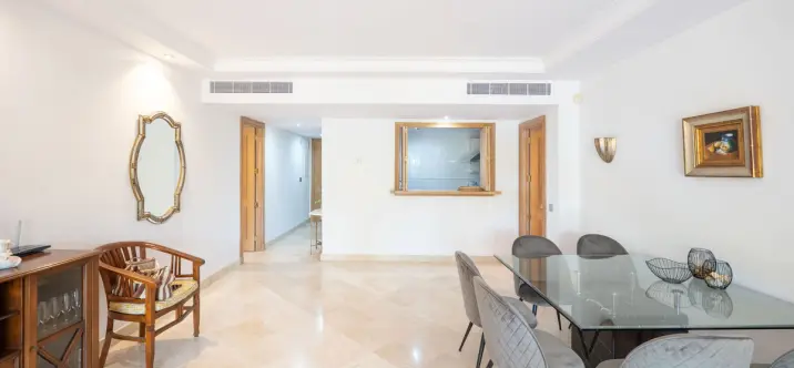 Long-term rent of middle floor apartment in Estepona 4