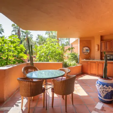 Long-term rent of middle floor apartment in Estepona