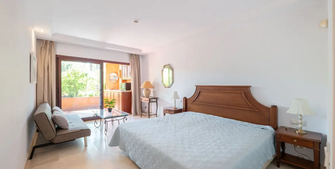 Долгосрочная аренда апартаментов на среднем этаже в Estepona 19