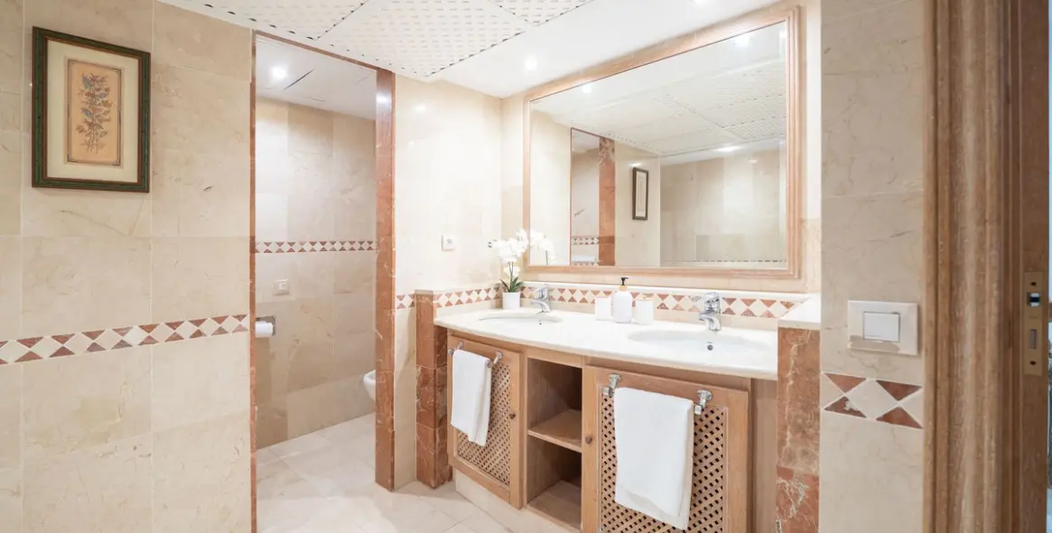 Долгосрочная аренда апартаментов на среднем этаже в Estepona 26