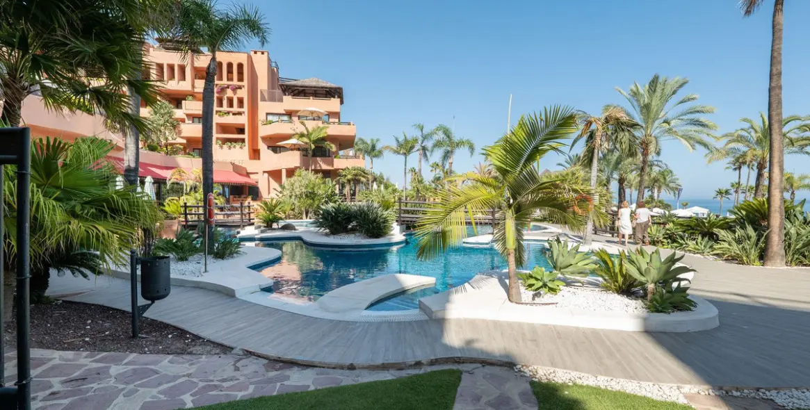 Долгосрочная аренда апартаментов на среднем этаже в Estepona 29